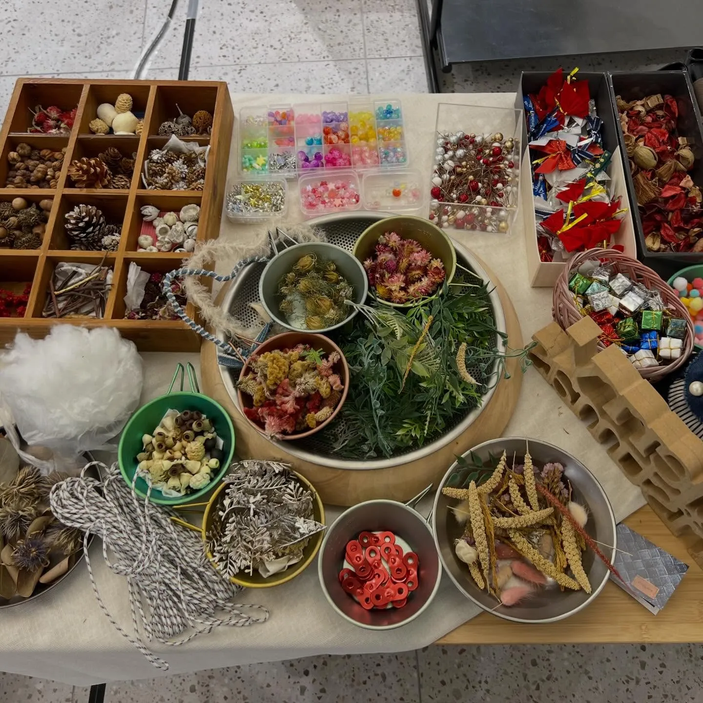 若葉家具さんでお待ちしてます