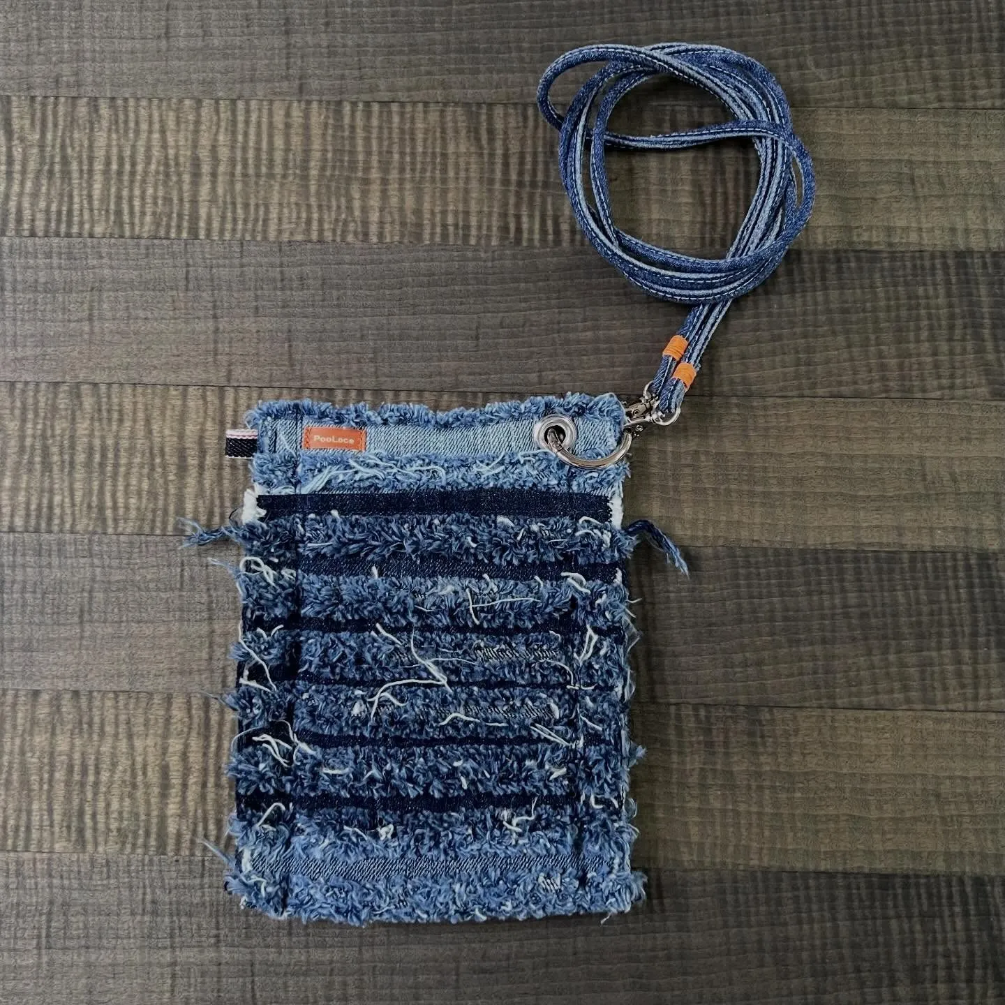 スマホのためのショルダーバッグ